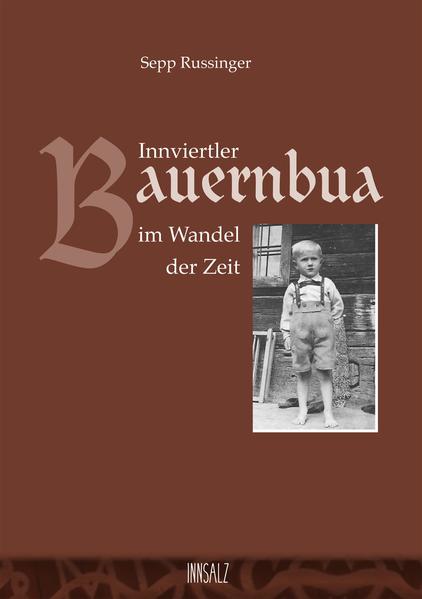 ...Anfang September hieß es: "Sepperl, du musst packen!" Mama half mir dabei. Wäsche, Schuhe, Toilettsachen, auch Essbesteck mussten im Rucksack verstaut werden. Auch einen Becher Butter und ein Glas Marmelade fürs Frühstück gab Mama dazu. Sie selber hatte eine große Tasche mit meiner Bettwäsche und einigen Handtüchern gepackt. Einen Tag vor Schulbeginn gingen wir beide vollbepackt zur Bushaltestelle und warteten auf den Bus. Und dann fiel meiner Mutter auf,dass ich vor lauter Nervosität die Schultasche nicht mitgenommen hatte, und schon kam der Postbus angefahren. Ich war noch nie mit einem Bus gefahren, deshalb fuhr meine Mutter mit mir nach Braunau und lieferte mich im Knaben-Schülerheim, einer Holzbaracke in der Jahnstraße, ab. Natürlich schimpfte sie mich wegen der vergessenen Schultasche noch gehörig aus. Frau Hellstern, die Heimleiterin, erklärte mir freundlich die Hausordnung, lieb und streng zugleich, ich wäre lieber wieder mit nach Hause gefahren...