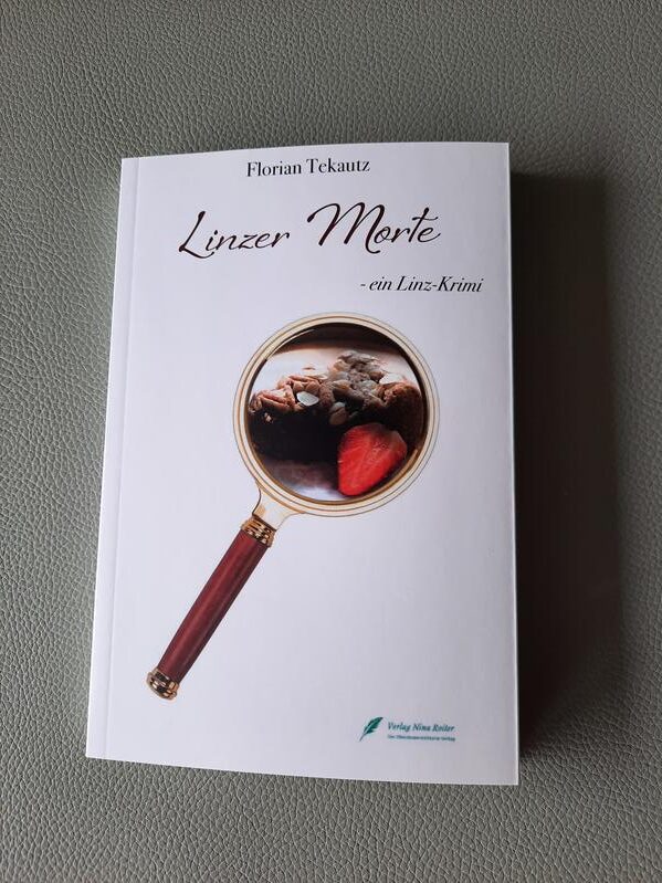 Erwin, der Kripo Chef hat es nicht leicht. Ein Mord in der psychiatrischen Klinik und dann noch gleich einer.... Da muss der Chef ran und ermittelt mit Hilfe eines Taxilenkers in der Linzer Unterwelt. Ganz nebenbei lernt er zwei Tschechinnen kennen und erkundet die Linzer Unterwelt