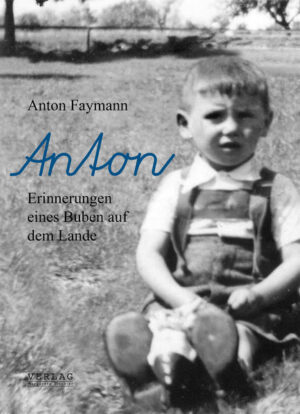 Mit Anton blicken wir durch die Augen eines Buben, der schildert, wie das Leben „seinerzeit“ ausgesehen hat. Er findet Worte ohne Bitterkeit und er erzählt über eine schwierige Zeit, die so war, wie sie war, die für ein Kind ist, wie sie eben ist. Anton Faymann, geboren 1933, nimmt uns mit in seine Kindheit und Jugendjahre. Er gibt Einblick in seine persönliche Familiengeschichte, berichtet über historische Einflüsse, erzählt über das Leben in Dörfl, Oberpullendorf, den Krieg, die Bubenjahre und die Kinderlandverschickung. Nimmt uns mit nach Kirchschlag in der Buckligen Welt, wo er seine Lehrjahre absolvierte. Anton Faymann erzählt ein Stück Zeitgeschichte, in dem er aufzeigt, wie Kinderjahre uns prägen. Er erzählt von einer Zeit, die vorbei ist, die man so nicht mehr erleben kann. Die jedoch bestimmend war für eine weitere gesellschaftliche Entwicklung. Hier drinnen nachfühlbar festgehalten. Einzelne Episoden sind so bildhaft beschrieben, dass sie noch lange nach dem Lesen im Gedächtnis bleiben. Und sie ermöglichen uns die Persönlichkeit des Autors zu erahnen, ohne ihn je persönlich getroffen zu haben.