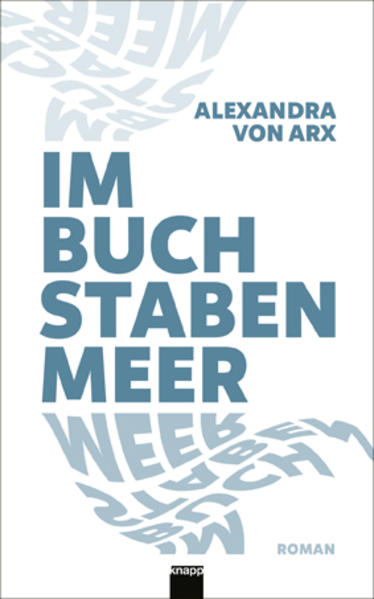 Ein starker Roman über Liebe, Reisen und die Suche nach der eigenen Identität. Alexandra von Arx berührt auch in ihrem zweiten Roman «Im Buchstabenmeer» durch ihre unaufgeregte Art des Erzählens. Natascha ist hin- und hergerissen zwischen dem Künstler Jan, mit dem sie eine On- und Off-Beziehung lebt, und dem Wirtschaftsanwalt Paul, den sie auf einer Armenienreise kennenlernt. Jan oder Paul? Am liebsten würde sie eine Marktfrau um Rat bitten, ihr zwei Schilder in die Hände drücken, auf dem einen Schild stünde Paul geschrieben, auf dem anderen Jan. Auf Kommando, fertig, los! Die Marktfrau würde entscheiden. Oder das Kinopublikum, das sich Natascha vorstellt. Doch schliesslich ist es Alexei, der ihr mitten in der Nacht am Sewansee die alles entscheidende Frage stellt: «Wann beginnst du zu schreiben?» Das Eintreffen einer Kurznachricht reisst Natascha aus ihren Gedanken. Es ist Artiom, der ihr Grüsse aus Eriwan schickt und wissen will, ob sie gut nach Hause gekommen sei. Er sitze jetzt wieder im Taxi und warte auf Kunden. Die Reisegruppe fehle ihm. «Übrigens», steht am Ende seiner Nachricht, «ich höre gerade Radio. Willst du mithören? Frage an Radio Eriwan: Kann man auch die Liebe sozialistisch planen? Antwort: Im Prinzip ja. Aber es wäre schade um die Liebe. Noch nie hat Natascha über einen Radio-Eriwan-Witz geweint. Jetzt tut sie es.