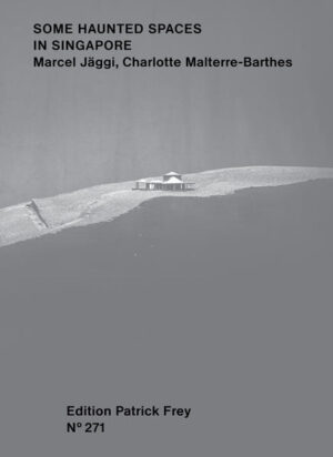 Some Haunted Spaces in Singapore will das Paradoxon von modernem Städtebau und spirituellen Überzeugun- gen in Singapur ergründen. Vorgelegt wird eine Analyse der Insel- Planung von städtischem und staatlichem Raum, ausgehend von den abstrakten Ausdrucksformen eines singapurischen Mystizismus. Als Investigation kollektiver Vorstellungen untersucht diese Publikation Elemente der angeblich von Geistern okkupierten, gebauten Umwelt: der Orte, wo die Geister hausen. Dieser häufig als irrational bezeichnete, mystische Fokus schürft tiefer als religiöser Aberglaube oder Teenager- Esoterik. Indem die Autoren den offensichtli- chen Widerspruch zwischen einem rigid geplanten Stadtstaat und äusserst robusten spirituellen Praktiken untersuchen - Praktiken, die sich bis heute gehalten haben - enthüllen sie die Resilienz von Räumen, die mit Erinnerungen einhergehen, wie auch Formen des gesellschaftlichen Widerstands gegenüber Veränderun- gen, die aus einem schnellen Wachstum der Stadt und einer von oben diktierten staatlichen Planung resultieren. Die Autoren setzen ihr eigenes Material ein, Foto- grafien, technische Zeichnungen, Modelle und Texte, um diese angeblich von Geistern heimgesuchten Orte in Singapur zu dokumentieren, zu analysieren und zu rekonstruieren, wobei sie sowohl auf kontextuelle Erinnerungen, wie auch auf konkrete Gegebenheiten eingehen. Fasziniert von Singapurs allgegenwärtigen Geistergeschichten und ausgerüstet mit den Hilfsmitteln von Architektur und wissenschaftlicher Forschung begeben sich die Autoren auf eine obsessive Erkun- dungsreise in die verborgenen, stummen Areale der Insel, eine Art Gratwanderung zwischen wissenschaft- licher Rationalität und Absurdität. Als das Ergebnis jahrelanger, akribischer Recherche, ist dieses Buch der dornige und gleichzeitig beiläufige Versuch, an der glatten Oberfläche der Stadt und ihren konkreten Gegebenheiten zu kratzen, um okkulte Welten ans Tageslicht zu befördern.