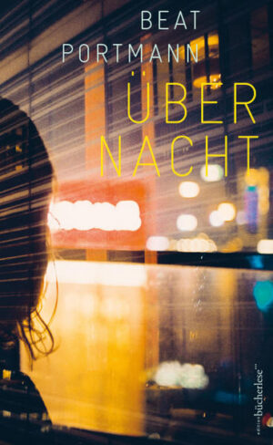 Über Nacht verändert sich ein Leben. Nora Gossen­reiter, Journalistin Anfang dreissig, hadert mit ihrer beruflichen Situation. Sie träumt davon, über ­Dinge zu schreiben, die etwas bedeuten - und vor allem: von ihrem eigenen Roman. Statt zur Premiere eines Volkstheaters fährt sie ihren Nachbarn, einen jungen Jazzpianisten, zum nächsten Konzert. Das Notizbuch in der Tasche stürzt sie sich in die Nacht, zusammen mit ihrem bestem Freund Frank Landsteiner, einem ewig jugendlichen Frauenhelden und Chansonier. Ge­meinsam ­begeben sie sich auf eine Odyssee durch die Bars und Kneipen einer namen­losen kleinen Stadt am Rand der Berge und durch die Wohnungen schlafloser Zeitgenossen, wo sie mit den Geistern der Vergangenheit konfrontiert ­werden. Als es schließlich dämmert, steht Nora mit ihrem klapprigen Honda Legend wieder am selben Ort wie zu Beginn der Nacht. Hat die magische Reise, die sie mit ihrem Roman zu erfahren hofft, nur in ihrem Kopf stattgefunden, während sie schreibend der Handlung folgte?