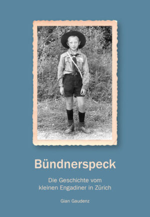 Das Haus ist leer. Kein Bild an der Wand, kein Nagel, keine Teppiche, keine Möbel. Eine unheimliche Stille. Die Stille ist ungewohnt, traurig. Das Haus wurde verkauft. Gian horcht in die Stille hinein und plötzlich meint er eine Stimme zu hören. Leise und doch vertraut …..«Gianin, ve a maisa - komm zu Tisch. Die Ravioli sind fertig!» Nona Annina weiss ganz genau, was sich Gianin zum Mittagessen wünscht. Ravioli sind sein Lieblingsessen. Draussen im Gang läutet das Telefon. Es hängt an der Wand, gleich neben dem Klavier. «Annina Grass!», meldet sich die Nona, «Chau ma figlia, che daja da nouv - tschau meine Tochter, was gibt es Neues? „Was? - Wohl nicht! - Das ist aber eine Neuigkeit …. nein, ich sage Gian noch nichts. Ist gut, das macht ihr heute Abend ….»Und dann die Grosse Neuigkeit: Wir zügeln nach Kloten! Wir zügeln zum Flugplatz zu den grossen Fliegern! Vater Michel wurde als Zollbeamter auf den Flugplatz von Zürich/Kloten gewählt. Anfangs März 1962 zügelt die Familie Gaudenz, von Martina im Unterengadin, nach Kloten. Es beginnt für alle ein neuer, prägender Lebensabschnitt. In der Folge erzählt die Geschichte vom Alltag von Gian, von Kinderfreundschaften, von kleinen und grossen Abenteuern, welche er in Kloten zu bestehen hat. Sie handelt von den Schwierigkeiten mit der deutschen Sprache, welche er zu überwinden hat. Die Geschichte handelt aber auch vom Heimweh der Bündner, der Engadiner, nach den Bergen. Und die Geschichte handelt auch von den negativen Erlebnissen als Bündnerspeck, als Steinbocktschingg. 