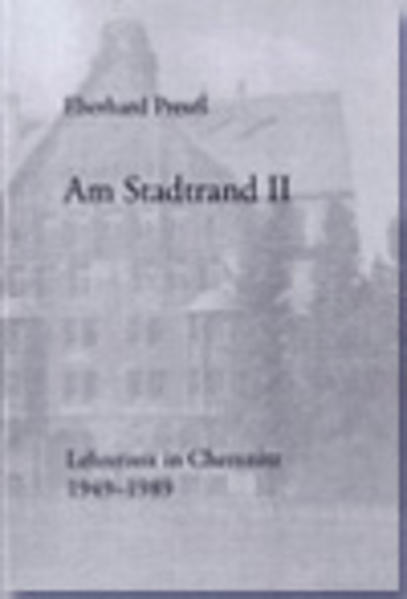 Dieses Buch erzählt in 81 kurzen Geschichten wichtige und erzählenswerte Erlebnisse des Bernsdorfer Lehrers Eberhard Preuß, dessen Berufsjahre mit der Existenzdauer der DDR zusammenfielen. Er berichtet in diesem Buch über geschätzte Kollegen, schulische Ereignisse, diverse Schülernaturen, Alltag und Pädagogik im Schatten des Sozialismus, schulische und außerschulische Aktivitäten, und über einiges Privates. Zeitzeugen werden vieles nachvollziehen können, und jüngere Semester erhalten einen profunden Einblick in eine prägende Zeit.