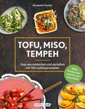 Es gibt viele Mythen und Vorurteile rund um Tofu, Miso, Tempeh und andere Sojaprodukte - zu Unrecht! Denn die proteinreichen Erzeugnisse aus der Sojabohne lassen sich mit dem richtigen Wissen und raffinierten Rezepten unglaublich vielfältig und gesund zubereiten. Nicht ohne Grund sind Tofu, Miso und Tempeh in Asien seit Jahrtausenden fester Bestandteil der traditionellen Küche und echte Leckerbissen, wenn man sie richtig zubereitet. Dabei ist es gar nicht notwendig, krampfhaft Fleischerzeugnisse durch Soja ersetzen zu wollen, wie die erfolgreiche Kochbuch-Autorin und Soja-Expertin Elisabeth Fischer in diesem Buch gemeinsam mit dem Ideenportal smarticular.net zeigt. Denn die vielseitigen Produkte aus der Sojabohne sind kein Ersatz, sondern bringen ganz eigene Aromen, Texturen und interessante Zubereitungsideen für die gesunde vegetarische/vegane Küche auf den Tisch. In ihren zahlreichen Lieblingsrezepten zeigt Elisabeth Fischer, stets mit einem raffinierten Kniff, wie sich Streetfood, vielseitig einsetzbarer Frosti-Tofu, köstliche Desserts, nützliche Basis-Rezepte und vieles mehr zaubern lassen. Empanadas mit Sojahack, Misoramen, Kohlrouladen mit Tempeh, Tiroler Schlipfkrapfen und Schoko-Haselnuss-Kuchen machen Appetit auf mehr. Verbreitete Mythen über Soja widerlegt Elisabeth Fischer umfassend und fundiert dank ihrer über 45-jährigen Erfahrung mit den Produkten aus der Sojabohne, als Köchin in ihrem vegetarischen Restaurant in München, als Kochbuch-Autorin und als stellvertretende Vorsitzende des Vereins Soja aus Österreich. Auch rund um die gesundheitlichen Vorzüge, den nachhaltigen Anbau von Soja und Klimaschutz dank der gelben Bohne bleibt keine Frage unbeantwortet. Nicht ohne Grund haben Tofu, Miso und Tempeh in den letzten Jahren einen festen Platz in der westeuropäischen Küche erobert. Egal, ob man den Konsum tierischer Lebensmittel reduzieren möchte oder einfach mehr Abwechslung sucht: Tofu, Miso und Tempeh muss man einfach lieben! Lass dich inspirieren von den raffinierten Rezepten in diesem Buch und entdecke die Vielfalt von Soja.