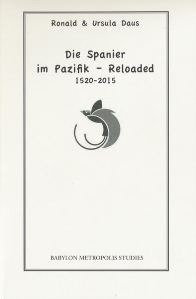 Die Entdeckung des Seewegs über den Pazifik bis zu den „Gewürzinseln“ Südostasiens durch den in spanischen Diensten stehenden portugiesischen Seefahrer Ferdinand Magellan im Jahr 1520 bestätigte die von höchster Seite bis zu diesem Zeitpunkt geleugnete Annahme, daß die Erde rund sei. Sie beendete auch die unangefochtene Monopolstellung der Portugiesen in Asien und verband über das größte der Weltmeere hinweg die Nachkommen eines Kulturraums, der seit der Wanderung ihrer Vorfahren über die Meerenge der Beringstraße sich in unterschiedlichster Form entwickelt hatten. Doch die Spanier, die von nun an mit unablässigem Eifer in den großen pazifischen Raum vordrangen, ihre Eroberungen mit geographischen Namen beglaubigten und allen angetroffenen Bewohnern mit dem Etikett „Indio“ einen Einheitsstatus verpassten – wie sie es von Kolumbus gelernt hatten –, waren ausschließlich von Mißgeschicken, Unglück und dem Vergessen heimgesucht. Ob in den Marquesas-Inseln, den Salomonen, den Neuen Hebriden, in Neuguinea, den Marianen oder Karolinen. Nur in ihrer Erstentdeckung, dem „Pacifico hispanoamericano“, der Pazifikseite von Mittel- und Südamerika, und in den Philippinen, auf der asiatischen Seite des Pazifiks, konnten sie tatsächlich für Jahrhunderte die gesuchten Reichtümer anhäufen und die selbstgestellte Aufgabe der „Zivilisierung“ der „Indios“ vervollkommnen. Dennoch finden sich auch im 21. Jahrhundert auf den von den Spaniern im 16. Jahrhundert entdeckten Inseln Melanesiens, Mikronesiens und Polynesiens noch vereinzelte Erinnerungsfetzen, Legenden und Artefakte. Diesen Reminiszenzen gehen die beiden Autoren in einer von West nach Ost gelegten Reiseroute nach, treffen auf Ausgefallenes, Abwegiges und Berührendes.