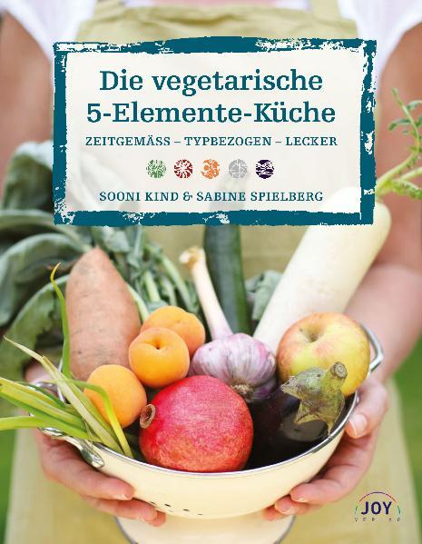 Die 5-Elemente-Küche ist eine moderne Variante der ganzheitlichen chinesischen Ernährungslehre und für ihre besonders gute Bekömmlichkeit bekannt. Gerade für eine ausgewogene vegetarische Ernährung sind die Prinzipien der 5-Elemente-Ernährung unverzichtbar. Diese werden in diesem Kochbuch, einfach, leicht verständlich und humorvoll vermittelt - ebenso wie viele kreative und leckere Rezepte, die sich auch ohne Vorkenntnisse gut nachkochen lassen. Die Gerichte sind übersichtlich in die Kapitel Frühstück, Suppen, Dips und Saucen, Pickles und Salate, Hauptspeisen, Beilagen und Süßspeisen gegliedert, und ein Glossar beantwortet alle Fragen zu Zutaten und deren Verwendung. Die Rezepte sind bis auf wenige Ausnahmen auch für Veganer geeignet.Und nicht zuletzt: Die vegetarische 5 Elemente Küche eignet sich hervorragend, auf natürliche Weise abzunehmen. Im Gegensatz zu vielen gängigen Mode-Diäten wirkt sie wohltuend auf Körper und Seele - ohne auf kulinarische Vielfalt und Genuss verzichten zu müssen. Eine solche Gewichtsabnahme erfolgt behutsam und in einem etwas langsameren Tempo als bei radikalen Diäten. Während dieser Zeit strafft sich jedoch das von Schlacken allmählich gereinigte Bindegewebe - so wird das Abnehmen auch zur Schönheitskur.