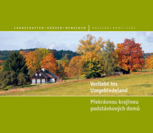 Mit dem Bildband „Verliebt ins Umgebindeland. Landschaften – Häuser – Menschen“ ist am 10. Januar 2013 das erste Buch erschienen, das den 2003 erfundenen Projektbegriff „Umgebindeland“ in Wort und Bild anschaulich macht. Die 116-seitige, querformatige Publikation in deutscher und tschechischer Sprache gliedert die grenzübergreifende Region in zwölf Landschaftsgebiete auf deutscher, tschechischer und polnischer Seite. Sie werden im Wandel der vier Jahreszeiten vorgestellt. Rund 120 Farbfotos sowie Informationstexte zu den zwölf Teilgebieten widerspiegeln die Vielfalt der Natur, Umgebindebauweise, Kultur und Lebensart in diesem jahrhundertealten Grenzraum. Das Buch richtet sich an ein breites Publikum. Im „Umgebindeland“ selbst möchte es die Verbundenheit der Einwohner mit ihrem einzigartigen Schatz stärken und nach außen viele Menschen auf diesen, lange Zeit vergessenen mitteleuropäischen Kulturraum mit seiner besonderen Volksarchitektur aufmerksam machen. Die neue Veröffentlichung entstand im Rahmen des Ziel-3-Projektes „Gemeinsam für den Erhalt der Umgebindehäuser – Sensibilisierung und Wissensvermittlung“. Herausgeber ist die Geschäftsstelle Umgebindeland beim Landkreis Görlitz. Den Druck und Vertrieb hat die Graphische Werkstätten Zittau GmbH übernommen Der überwiegende Teil der Fotos stammt von René E. Pech aus Rietschen. Er ist seit vielen Jahren als Fotograf und Grafiker im Dreiländereck tätig. So hat er beispielsweise das Erscheinungsbild der grenzübergreifenden Kultur- und Pilgerroute „Via Sacra“ grafisch und fotografisch mit geprägt, und das Buch „Kleines Lexikon vom Umgebindehaus“ verzeichnet ihn als Bildautor.