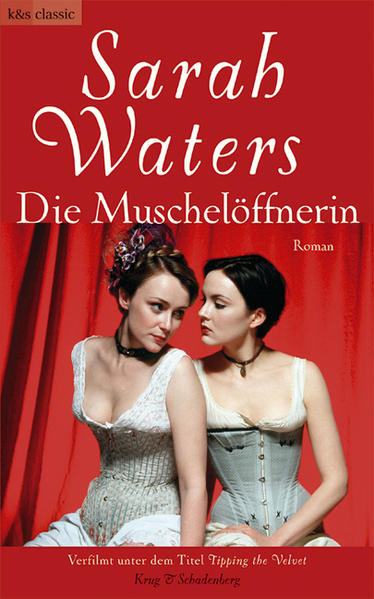 »Die Muschelöffnerin«, ein fesselnder, vielschichtig-erotischer Liebesroman, spielt in der viktorianischen (Halb-) Welt der wilden 1890er Jahre und erzählt von der schillernden Karriere der Nancy Astley: Als Kind arbeitet sie als Muschelöffnerin im elterlichen Austernrestaurant an der Küste von Kent. Zu ihren wenigen Vergnügungen zählen die Besuche in der Music Hall im nahegelegenen Canterbury. Dort sieht sie eines Tages die 'Herrendarstellerin' Kitty Butler auf der Bühne - und ist hingerissen! Die junge Sängerin und Schauspielerin lässt sich auf Nancys verliebte Schwärmerei ein und beginnt eine Liebesbeziehung mit ihr. Die neunzehnjährige Nancy verlässt ihr Elternhaus und folgt Kitty nach London, erst als Garderobenmädchen, dann steht sie selbst mit ihr zusammen als Duo in Männerkleidern auf der Bühne. Doch anders als Nancy, die glücklich ist, ihre große Liebe gefunden zu haben, fällt es Kitty schwer, sich zu Nancy bekennen.