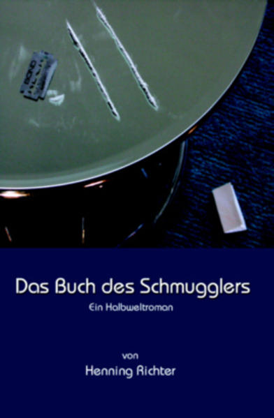 'Das Buch des Schmugglers' .ist ein Halbweltroman, der von Schmuggel, Globalisierung, Korruption, Berlin, Rockmusik, Drogen, Fahrrädern, Politik und etlichen anderen Dingen handelt. Zentrale Figur ist der ehemalige Computerfachmann DP, der Ende der Neunziger infolge des New-Economy-Crashes seine Firma verloren hat. Er sattelt auf Schmuggel um und arbeitet lange Jahre für „die Organisation“, einen global player in Sachen Schwarzhandel en gros. Als Kurier transportiert der begeisterte Musikfan alles: Schwarzes Geld und heiße Akten, Kokain, gestohlene Bilder, Pelze, Antiquitäten, Edelsteine, Elfenbein, Waffen - einfach alles. Nur Menschenhandel lehnt er ab, der ist ihm zu unpraktisch und gefährlich. Durch hohe Bestechungssummen sichert die „Organisation“ ungefährdete Grenzübertritte ihrer Kuriere und Waren. Klar, dass DP die gesicherten Transportlinien irgendwann auch zu Privatgeschäften benutzt. DP fährt mit Vorliebe Fahrrad, ist anspruchsvoller Cappuccino-Trinker und hört zusammen mit seinem besten Freund gute Musik - am liebsten von Iggy Pop, Johnny Cash, New Model Army, Motörhead und anderen ausgewählten Könnern. Zudem führen die beiden lange Gespräche, in denen sie zu der Erkenntnis gelangt sind, dass diese Gesellschaft viel verspricht und kaum etwas hält: „Heute war er im Regierungsviertel und den angrenzenden Bezirken unterwegs. Dabei fiel ihm auf, dass der Reichstag, Sitz des deutschen Parlaments, nur wenige hundert Meter sowohl von der Justizvollzugsanstalt Moabit als auch dem Frauenknast Lehrter Straße entfernt war. DP staunte über die Weisheit der Stadtplaner.“ Zum Autor: Henning Richter ist in Lübeck geboren und aufgewachsen. In den 80ern beendete er ein Studium der Publizistik, Amerikanistik und Theaterwissenschaft an der Freien Universität Berlin. Er lebt und arbeitet als Musikjournalist in Berlin.