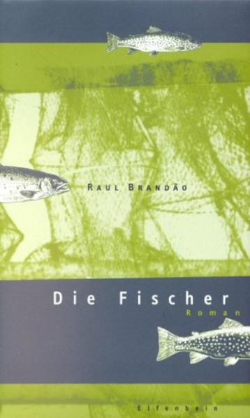 In dem Buch »Die Fischer« vermittelte Raul Brandãos der Nachwelt Einblicke in ein Leben, von dem er wusste, dass es die fortschreitende Modernisierung nicht überdauern würde. Der Autor ist gleichzeitig Beobachter und Teil einer sterbenden Welt, wenn er den portugiesischen Fischern bei ihrem Überlebenskampf von Dorf zu Dorf folgt und Anteil nimmt an ihrer Arbeit, ihren Hoffnungen und Schmerzen. Eingebettet in überwältigend schöne Naturschilderungen wird von der täglichen Tragödie derer erzählt, für die jede Ausfahrt Leben und reichen Fang oder Tod und den Verlust eines geliebten Menschen an die See bedeuten kann. Unter Brandãos Feder entstehen kraftvolle Porträts von Männern und Frauen, die nie den Ehrgeiz hatten, der Nachwelt erhalten zu bleiben. Überwältigende Freude und abgrundtiefes Leid greifen nach dem Leser und versetzen ihn in eine vergangene Welt, die ihn nicht mehr loslassen wird. »Die Fischer« ist eine wehmütige Hommage ohne falsche Sentimentalität, voll Respekt vor dem Meer und den Menschen, die von ihm abhängig sind.