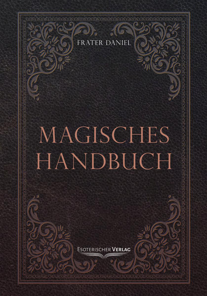 Mondmagie - Sigillen - Zaubertränke - Evokationen. Frater Daniel war der zweite Großmeister der magischen Geheimloge Fraternitas Saturni - Dies ist sein magisches Handbuch. Aus dem Inhalt: • Die drei Körper des Menschen • Die feinstofflichen Körper des Menschen und ihre magische Bedeutung, Physischer Körper, Astralkörper, Mentalkörper. • Das Weltbild der Kabbalah • Einführung in die esoterische Kabbala • Die Genesis • Die Elemente • Mensch und Kabbalah • Danielis Magia Luna • Die geheime Praxis der Mondmagie. Magische Praktiken, Rituale und Anleitungen zur Mondmagie sowie hochwirksame mondmagische Sigillen. • Die Magie des Mondes • Die Mondphasen in der Magie • Vollmond- Rituale • Mondmagische Sigillen • Die Magie des Neumondes • Lilith- Magie • Druidenpraxis • Mondmagische Sigillen • uva. Geheime Zaubertränke • Geheime, brisante und hochwirksame Philter, Zaubertränke, Räuchermittel, Hexensalben und Lebenselixiere. • Zwei Liebesphilter • Philter, um sich Mut zu machen • Wahrheits- Philter • Das Electuarium der Liebe • Visionelle Zukunftsschauen • Echte Hexensalben • Unguentum Infernale • Lebenselixier • Geheime Bedeutungen • Liebesmittel • uva. Evokationsmagie Die durchgeführten magischen Beschwörungen von Daniel und Maestra Rahel.