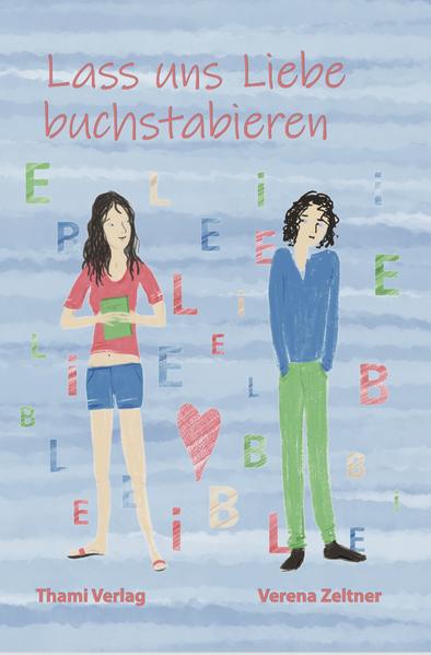 Der 15-jährige Alex hat es nicht leicht. Neben seiner Schule muss er sich um viele Dinge kümmern, weil sein Vater auf Kriegsfuß mit den Buchstaben steht - so wie über 6 Millionen Menschen in Deutschland. Als wegen der Pandemie im Frühjahr die Schulen schließen und sein Vater von der Arbeit freigestellt wird, schlägt Alex vor, den an der VH begonnenen Alphabetisierungskurs zu Hause fortzusetzen. Anfangs holpert das mächtig, und überhaupt ist es viel schwieriger und zeitaufwändiger, als Alex sich das vorgestellt hat. Während sein Vater Fortschritte beim Lesen- und Schreibenlernen macht, gestaltet sich Alex Leben immer chaotischer. Schuld daran ist die hübsche Stefanie, in die er sich Hals über Kopf verliebt hatte …