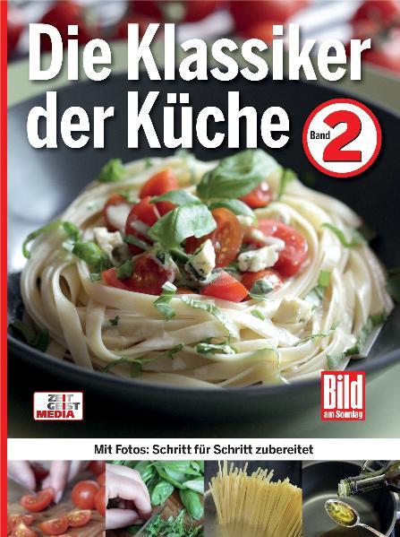 Die Fortsetzung zum erfolgreichen Fotokochbuch der BILD am SONNTAG "Die Klassiker der Küche". Band 2 stellt 60 neue Rezepte aus der BILD am SONNTAG-Serie vor. Wieder Schritt für Schritt mit Fotos erklärt - damit wird Nachkochen zum Kinderspiel.