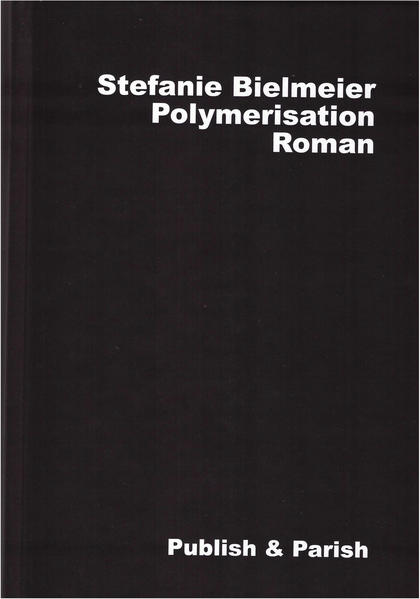 Zeitgenössische deutsche Romane reduzieren die globale Weltläufigkeit - Innenwelt wie Außenwelt - auf das kleinbürgerliche Milieu, dampfen diese auf Paar-Beziehungen ein, beschränken sich auf den Nahbereich von wenigen Metern. Ohne Fernhorizont, ohne Perspektivwechsel. Ein Paar, ein Schulfreund, kein Paar, vier alte Schulfreunde. Ein Mann, von der Freundin verlassen, sucht neue Bekanntschaften, die Freundin kehrt zurück. Zwei Freundinnen, ein Mann. Eine Frau zwischen zwei Männern. Das alles im kleinbürgerlichen Milieu, das sich seit sechzig Jahren nicht verändert. Nur die Konsumartikel ändern sich. Literatur für Literaturhäuser. Der Leser erkennt sich in den Höhen und Tiefen wieder. Alles auch schon einmal erlebt. Was er allerdings hätte erleben sollen, zeigt sich bereits bei Goethe. In den „Wahlverwandtschaften“, seinem folgenreichsten Roman, werden Paar-Beziehungen durchgespielt, allerdings nicht kleinbürgerlich, sondern naturwissenschaftlich. Sentimentalitäten ausgeschlossen. Er beabsichtigt darin, Wissenschaft und Kunst zu versöhnen. Es ist somit an der Zeit, Goethes wissenschaftliches Konstrukt neu in Romanform zu thematisieren. Dies geschieht im Roman „Polymerisation“. Ottilie, Charlotte, Eduard und der Hauptmann heißen hier Iris, Julia, Thomas und Philippe. Die Handlung spielt in den Jahren 1970 bis 1995. Diese Protagonisten reagieren, wie bei Goethe, chemisch miteinander. Was ist das Ergebnis? Bei Goethe verfallen sie den mythischen Mächten. In Stefanie Bielmeiers „Polymerisation“ bemächtigt sich der Mythos der Seelen der Menschen. Was ist das Mythische in der Gegenwart? Das, was die Protagonisten nicht sein lassen können, aber müssten. Sie folgen ihren eingeschriebenen Lebenslinien. Daraus spinnt sich ein Geflecht, das die deutsche Epoche Ende des 20. Jahrhunderts - im Grund-Figur-Austausch - in ihrer Gesamtheit in den Vordergrund treten lässt. Dieser Roman ist keine Ware der Kulturindustrie. Er wendet sich an den gebildeten Leser. Deshalb ist er ungleichzeitig. Er steht quer zur deutschen Literaturproduktion. Er wurzelt, wie frühere Romane Bielmeiers, in der französischen Tradition. Eher Guy de Maupassants Stil verwandt als den deutschen „Übersteigerungen“ ins Groteske. Der Bezug zum „nouveau roman“ wird offen ausgetragen.