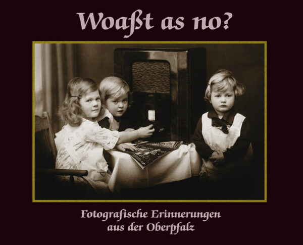 Eine spannende Zeitreise, die bei älteren Einwohnern viele Erinnerungen weckt. Das Buch enthält Zeitdokumente aus acht Jahrzehnten bis zum Jahr 1960. Dabei wird deutlich, dass auch in der Oberpfalz die alte Zeit nicht immer gut war. Bereits die Kindheit war geprägt von Arbeit und Pflichten, vor allem auf dem Land. Neben Landwirtschaft und Handwerk entwickelten sich auch Handel und Gewerbe, Bergbau und Industrie. chwere Zeiten brachten die Kriege. Aber Feier- und Festtage, allen voran natürlich Ostern, Weihnachten, Fasching und Kirchweih, in der Region liebevoll Kirwa oder Kirta genannt, sorgten für ausgelassene Fröhlichkeit: eine willkommene Abwechslung vom harten Alltag.