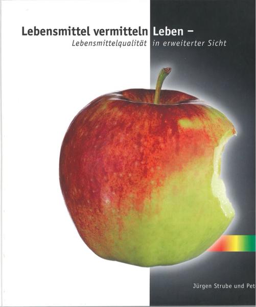 Bio-Lebensmittel unterscheiden sich von konventionellen - messbar und nach bisher kaum bekannten Gesichtspunkten. Und der Verzehr von Bio-Lebensmitteln wirkt sich aus, das zeigt sich an Legehennen und deren Eiern. Die oft bestätigte geringere Pestizidbelastung bei Bio-Lebensmitteln nimmt in diesem Buch wenige Zeilen ein. Stattdessen werden Begriffe wie Reife und Samenruhe anschaulich erläutert und gezeigt, dass Bio-Früchte arttypischer reifen und Bio-Samen (Getreide) samentypischer. Das Buch wendet sich an Leser, die mehr wissen und verstehen wollen. Anhand von klar erklärten farbigen Abbildungen und Grafiken wird gezeigt, in welcher Weise Licht offenbart, wie reif eine Frucht ist oder wie weit ein Samen zur Ruhe gekommen ist. Erstaunlich feine Unterschiede lassen sich durch Licht erkennen. Die Darstellungen des Buches sind jedoch nicht auf eine Untersuchungsmethode beschränkt. Die Ergebnisse werden mit chemischen und weiteren Untersuchungsmethoden verglichen und durch diese bestätigt. Es ergibt sich ein Gesamtbild des pflanzlichen Wachsens und Reifens bei verschiedenen Anbaumethoden. Warum dieses erweiterte Bild - eine ganzheitliche Betrachtung - erforderlich ist, wird an neuesten Ergebnissen der Ernährungslehre verdeutlicht. Sie zeigen, dass das rein chemische Verständnis von physiologisch wirksamen Stoffen zu kurz greift. Eine solche Zusammenstellung von detailliert beschriebenen Untersuchungen, ihre Verbindung mit pflanzlichen Vorgängen und Überleitung zur Ernährung fehlte bisher. Auf ungewöhnliche Weise machen die Autoren deutlich, warum für sie gegenwärtig Bio-Lebensmittel zu bevorzugen sind. Besonders aufschlussreich im Hinblick auf die eigene Ernährung ist das Kapitel über Legehennen, die verschieden gefüttert wurden. Nachdem man diese Untersuchung kennen gelernt hat, ahnt man, wie der eigene Organismus reagieren mag, je nachdem wie das Leben dessen verlief, was man selber verzehrt. Der Titelsatz ‚Lebensmittel vermitteln Leben’ erschließt sich dem Leser.