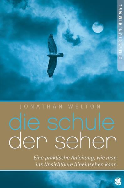 Viele Christen haben angefangen, übernatürliche Phänomene zu erleben: Träume, (offene) Visionen, Engel oder Dämonen. Aber es mangelt ihnen an solider biblischer Lehre und sie sind zu dem geworden, was man als Seherwaisen bezeichnet: Sie suchen verzweifelt nach jemandem, der sie trainiert, ermutigt und freisetzt. Das Ziel von Jonathan Welton war deshalb, ein praktisches Handbuch herauszubringen, das den Leib Christi mit den Informationen ausrüstet, die notwendig sind, um in der Dimension des Prophetischen bzw. des Sehers zu wachsen und im Leben im Übernatürlichen Reife zu erlangen. Am Ende eines jeden Kapitels gibt es eine Aktivierungsübung, um das Gelesene in die Praxis umzusetzen. Für das vertiefte Studium und für Gruppen, die miteinander im Prophetischen wachsen wollen, ist ein separates Studienheft erhältlich. Jonathan Welton ist brillant. Wenn er lehrt, behält man, was er gesagt hat. Der Geist Gottes ist auf ihm, und die Salbung auf seinem Leben wird auch starke Auswirkungen auf Ihr Leben haben. Harold R. Eberle Gründer von „Worldcast Ministries“ Jonathan Weltons Buch „Die Schule der Seher“ wird Ihnen helfen zu entdecken, dass das Übernatürliche die normale Art zu leben werden kann. In diesem Schulungshandbuch spricht Jonathan aus Erfahrung-nicht aus der Theorie-über die vielen verschiedenen Aspekte des Sehertums. Genauso wie Taub- und Blindheit ernsthafte Behinderungen im Natürlichen sind, sind es auch geistliche Taub- und Blindheit im Bereich des Geistes. Mögen Sie anfangen, in den unsichtbaren Bereich zu sehen, während Sie dieses Handbuch studieren. Gary Oates Autor von Öffne mir die Augen, Herr Jonathan Weltons Buch, Die Schule der Seher, ist eine hilfreiche Anleitung für jeden, der sich danach sehnt, in der Dimension des Prophetischen bzw. des Sehers zu wachsen. Ich glaube, dass Jonathan einer der prophetischen Diener Gottes der nächsten Generation ist. Er ist belesen, hat eine großartige Persönlichkeit, die in Liebe und Gnade gegründet ist, wandelt in Demut und hat in seinem Streben nach Exzellenz in seiner Begabung und Berufung sich ständig weitergebildet und sich auf hohem Niveau qualifiziert. Evangelist Randy Clark Global Awakening Ministries