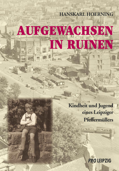 Diesmal legt Hoerning kein heiteres Pilzbuch, keine ironische Betrachtung als DDR-Geschädigter, keine Kabarettchronik, sondern etwas ganz anderes vor. Es ist ein Blick zurück in Kriegs- und Nachkriegszeiten, den uns der Autor vermittelt: Seine Kindheit im Leipziger Osten, seine Zeit im KLV-Lager, das Heranwachsen als Nikolaitaner, das Durchhaltevermögen als Schauspielschüler, die ersten professionellen Schritte auf der Bühne. Er benutzt dabei Originaltexte aus den Tagebüchern, die er zwischen 1944 und 1954 geführt hat, kramt aber auch in seinen Erinnerungen und ergänzt damit das, was er nicht in den Diarien festhielt. Bemerkens¬wert ist, daß er schon im zarten Alter von 15 Jahren mit dem Genre Kabarett in Be¬rührung kam und sich bereits mit 16 selbst darin versucht. Er beschließt das reich bebilderte Buch mit dem Gründungsjahr seiner späteren Wirkungsstätte, der „Leipziger Pfeffermühle“, der er nach vier Jahrzehnten Tätigkeit noch heute die Treue hält.