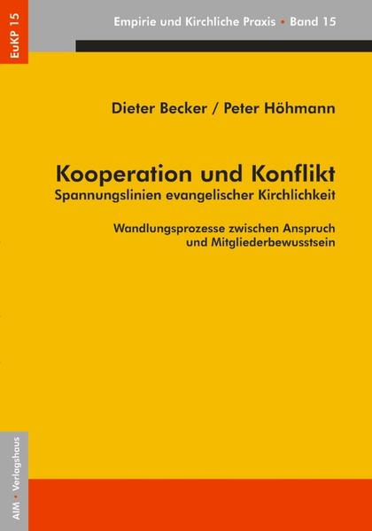 Kirchlichkeit und evangelisches Bewusstsein stehen in einem deutlichen Spannungsverhältnis. Diese Spannung ist in der reformatorischen Tra­dition angelegt und als un­vollständige Integration und kritische Distanz gegenüber der Kirchen­organisation sichtbar. Die so angelegte ambivalente Beziehung zwischen der evangelischen Kirche und ihren Mitgliedern ist-wenn auch nicht auf­lösbar, aber in pluralen Formen religiöser und kirchlicher Ausprägungen gestaltbar. Die Pluralität der Alltagserfahrung steht jedoch mit den theologisch-kirch­­lichen Bemühungen, ein einheitliches Gemein­schaftsmodell auf­recht zu halten, in deutlichem Widerstreit. Als Folge werden so teils nicht beabsich­tigte, teils paradoxe Effekte ausgelöst. Evangelische Freiheit und organisationale Gleich­förmigkeit wirken sich in ihrer Zwiespältigkeit auf die kirchlichen Bin­dungsmuster aus