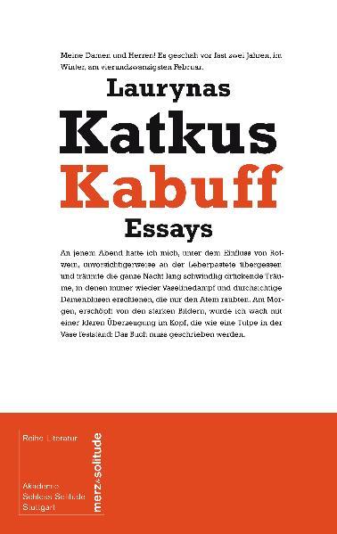 'Die litauische Sprache: schwerfüßig, doch würdevoll, ein Laden voller Dinge, ein Antiquariat oder, um den Vergleich fortzuführen, wie ein Kabuff - eine ausgefüllte Sprache'. Laurynas Katkus erweist sich als sachter aber wirkungsvoller Erzähler. Alltagsleben, gesellschaftliche Verhältnisse und Atmosphäre im noch kommunistischen und dann im postkommunistischen Litauen legt der Autor kunstvoll offen. Es sind Prozesse des Wandels, des Vergehens und Entstehens, Schwellensituationen, die Katkus thematisiert. Vom politischen Wandel, über eindringliche Schilderungen jugendlicher Lebens- und Liebeserfahrungen bis hin zur Selbstreflexion des Erzählers und Autors, der Schreibprozesse ebenso wie die heutige Bedeutung der Literatur hinterfragt. Er ist ihr zuversichtlichster Anwalt: schließlich ist die Literatur 'immer noch das unterirdische Kellergewölbe, ohne das kein Kunstgebäude stehen bliebe'.