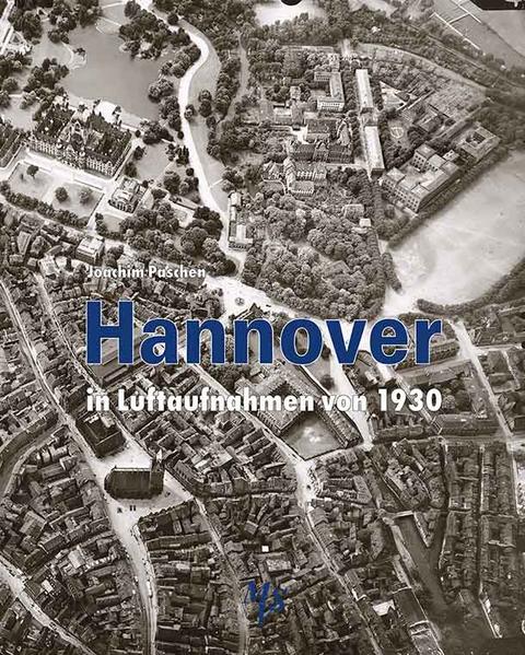 Der Blick aus der Vogelperspektive auf das unzerstörte Hannover von 1930: Die für diese Zeit hochwertigen Luftaufnahmen zeigen die niedersächsische Hauptstadt nach einem Jahrzehnt des Um- und Neubaus. Vieles ist verschwunden, wurde zerstört im Bombenkrieg oder abgerissen für Neubauten. Gehen Sie auf fliegerische Entdeckungsreise und erleben Sie, wie Hannover sich vor rund 100 Jahren als Stadt im Grünen präsentierte. Neben dem Stadtzentrum werden die frühen Vororte wie auch spätere Eingemeindungen gezeigt. So lässt sich nachverfolgen, wie Hannover gewachsen ist. Begleitende Texte erleichtern die Orientierung und erzählen die Geschichte der gezeigten Objekte. Sie sollen auch dazu ermuntern, den Überresten und den Veränderungen vor Ort aus der Froschperspektive nachzuspüren oder einfach mit aktuellen Luftbildern im Internet zu vergleichen.