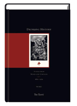 Pekka Nuikkis "Drinking History" ist ein Buch über Weine, das nicht nur ein Weinbuch ist. Anders als andere seiner Art hört dieses Buch nicht beim Geschmack des Weines auf, sondern entführt uns in die Welt der Vergangenheit und Kultur des Weines. Faszinierende Geschichten der Weinlese beginnend 1870 ergänzen fachkundige Informationen über gereifte Weine, ihre beste Trinkzeit, das Dekantieren und die Lebensdauer im Glas. Pekka Nuikki, Weinspezialist, Autor, Fotograf und Designer, testete für "Drinking History" Hunderte der weltbesten und weltbeliebtesten Weine. Sein Werk ist eine provokative, einzigartige und spannende Erfahrung. Diese wunderschön illustrierte Ausgabe ist mehr als nur ein gutes Buch. Sie ist ein Kunststück, eine wertvolle Seltenheit, welche die Gattung der Weinliteratur übersteigt. Ein "must have" für alle Weinliebhaber.