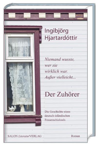 Wer ist Súla? Ihr richtiger Name ist Ursula. Aber diesen Namen hat die geheimnisvolle, auf einem Einsiedlerhof lebende Frau nicht mehr benutzt, seit sie im Jahr 1949 nach Island kam. Damals, nach dem zweiten Weltkrieg, ließen sich ungefähr 400 junge deutsche Arbeiterinnen und Arbeiter anwerben, als Landhelfer auf diese abgelegene Insel im Nordatlantik zu ziehen. Das ist der reale, nur wenig bekannte Hintergrund dieses Romans. Etliche Frauen blieben für immer, wie Súla. 50 Jahre später wird sie von der jungen Isländerin Helga besucht, die eine Bachelorarbeit über diese deutschen Landfrauen schreibt. Sie interviewt Súla auf ihrem abgelegenen Bauernhof am äußersten nördlichen Ende Islands. Doch je mehr Fragen Helga ihrer Gesprächspartnerin stellt, desto weniger Antworten gibt es. Denn auch Helga ist nicht die, die sie vorgibt zu sein. Ihr eigenes Geheimnis offenbart sie nur einem: Dem Zuhörer.