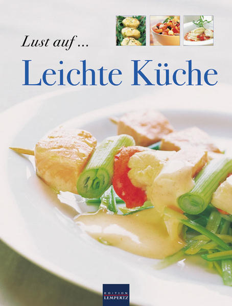 Mit anspruchsvoller Food-Fotografie. Leichte Küche - abwechslungsreiche und ausgewogene Gerichte, die gut schmecken und nicht belasten. Durch schonende Zubereitung bleiben Vitamine und Nährstoffe weitesgehend erhalten. Abgerundet werden die Rezepte durch aromatische Kräuter und ausgefallene Gewürze., Ganz gleich, ob es sich um vegetarische Rezeptideen, um Gerichte mit Fleisch, frischem Fisch uder um feine Süßspeisen handelt - sammels Sie neue Anregungen, wie man kalorienarm schlemmen kann, ohne etwas zu vermissen. Die jeweiligen Kapitel sind reich bebildert und mit vielen Tipps und wetvollen Informationen zu einzelnen Zutaten versehen, und die übersichtliche Gestaltung der Rezepte lädt zum Ausprobieren ein.