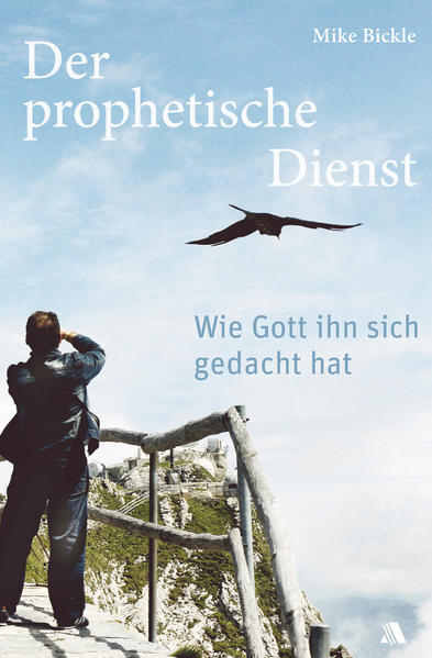 In seinem langjährigen Dienst hat Mike Bickle beides erlebt-den Trost und den Zuspruch, den Prophetie bewirken, aber auch die Verwirrung, die sie, zumal bei nicht schriftgemäßer Handhabung, hinterlassen kann. Mit diesen Erfahrungen im Hinterkopf hat er ein Handbuch verfasst, das jedem, der den Dienst der Prophetie seriös und auferbauend in der Gemeinde umgesetzt sehen will, eine ausgezeichnete Hilfe sein wird. Neben der Prophetie im engeren Sinne geht der Autor auch auf verwandte Gaben wie Träume und Visionen ein.-Das Buch ist eine vollständig überarbeitete und wesentlich ergänzte Ausgabe des Titels "Prophetie oder Profilneurose".