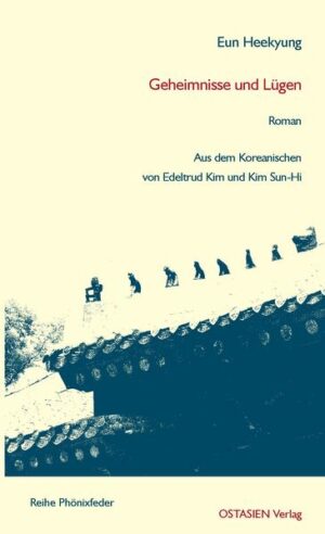 Der Roman Geheimnisse und Lügen (Bimilgwa geojitmal) erzählt die Geschichte der Familie Chong, einer alten Familie aus der „Kleinstadt K.“, und ihre Verwicklung in eine Fehde mit der Familie Choi. Einst entbrannt durch eine Art Gelehrtenstreit, wirkt der gegenseitige Hass über mehrere Generationen wie ein stetes Gift und vernichtet die berufliche Existenz des Bauunternehmers Chonguk. Selbst sein Sohn Yongjun, der bewusst der Enge seiner Heimatstadt zu entfliehen sucht und später als Filmregisseur Karriere macht, wird schließlich von der Vergangenheit eingeholt. Als er sich damit auseinandersetzt, kommt er, zusammen mit seinem Bruder Yonguh, zu dem er ein recht gespanntes Verhältnis hat, einem strenggehüteten Geheimnis seines Vaters auf die Spur.