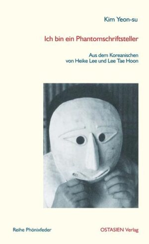 „Was ist dieses Ich? Diese Frage bedrängt mich immer. Sie ist auch der Grund, weshalb ich so viele Bücher las, und alle diese Bücher sind in den Erzählungen des vorliegenden Bandes verborgen. Ich begriff, dies alles war vergebliche Mühe, egal, welches Buch ich auch las, es brachte wenig Licht ins Dunkel. Alles, was ich erkannte, war: Auf dieser Welt leben zahllose Menschen, die noch mehr lügen als ich.“, schreibt Kim Yeon-su im Nachwort zu diesem Band. Dessen Erzählungen führen uns in die USA, nach England, China und Korea, wo der Leser Bekanntschaft mit historischen und fiktiven Persönlichkeiten der letzten drei Jahrhunderte macht: Die schöne Kurtisane Chunhyang wartet sehnsüchtig, wenn auch nicht ganz frei von Wutausbrüchen und Zweifeln, auf ihren adligen Geliebten. Sie, die wohl bekannteste Gestalt der vormodernen koreanischen Literatur, lebte der Legende nach im 17. Jahrhundert. Gut zweihundert Jahre später begibt sich ein fiktiver amerikanischer Detektiv aus Boston auf den Weg ins ferne Korea, um für seinen Klienten die ins Eremitenreich entflohene Verlobte aufzufinden und zurückzuholen, und während seiner abenteuerlichen Reise lernt der arrogante Verfechter nordamerikanischen Modernisierungswahns eine fremde Kultur kennen und schätzen. Schauplätze und Zeiten mögen variieren, eine Fragestellung jedoch zieht sich wie eine alles verbindende Idee durch die neun Erzählungen und begründet deren thematischen Konnex: Was ist Geschichte? Was dokumentieren Historiker und warum? Wie ist Historiografie möglich, wenn wir nicht einmal in der Lage sind, die zahllosen kleinen Zufälligkeiten unseres Alltagslebens in einen kausalen Zusammenhang zu bringen? Um die kleinen Erzählungen geht es in Kim Yeon-sus Werk, um diese winzigen Ausschnitte aus der schier unendlichen Menge von Begebenheiten, die Geschichte letztlich ausmachen. Historie als Versuch, vergangene Wirklichkeit wahrheitsgemäß zu rekonstruieren, stellt für ihn ein aussichtsloses Unterfangen dar, nicht viel mehr als ein Spiel mit Erinnerungen, Worten und Texten. Aber eben darin erweist er sich als ausgesprochen talentiert. Für sein literarisches Werk wurde Kim Yeon-su bereits mit vielen Preisen geehrt. Geboren 1970 in Kimch’ôn, einer Kleinstadt in der Provinz Nord-Kyôngsang, studierte er an der Sungkyunkwan-Universität in Seoul Anglistik und debütierte 1993 mit dem Roman Ich trete maskiert auf. Es folgten weitere Erzählungen und zahlreiche Romane, u.a. Nationalstraße Nr.7 (1997) Good bye, Yi Sang (2001), Die Nacht singt (2008) und Wenn die Welle etwas mit dem Meer zu tun hat (2012). Der vorliegende Erzählband entstand 2005 und wurde im selben Jahr mit dem Daesan-Literaturpreis ausgezeichnet.