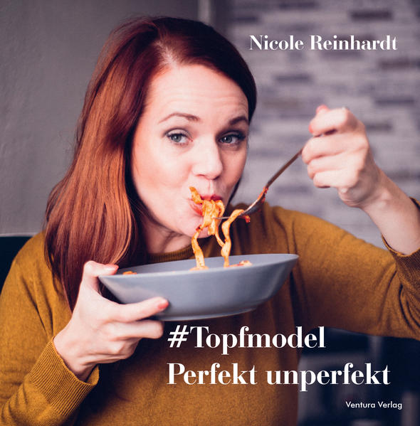 Ich bin Nicole, in meiner Küche wird gekocht, gebacken, getrunken, gesungen, getanzt, gequatscht, gegessen, gelitten, geliebt und gelebt. Willkommen in meiner perfekt unperfekten Welt. Seien wir mal ehrlich: Im Fernsehen, in Zeitschriften oder auf Social Media-Kanälen geht es zu oft darum, der schönste, dünnste und einflussreichste Mensch in einer oberflächlichen Welt zu sein. Es ist Zeit für ein Statement. In diesem Buch reden wir nicht über Diäten oder perfekte Menüs, sondern über die Gesellschaft, das Miteinander, das Wohlfühlen. Du und deine Lieben sollt zusammen eine schöne Zeit verbringen mit einfachen Rezepten zum Ausprobieren, Verändern, Servieren. Verabrede dich mehr zu Hause, sei Gastgeber. Redet, kocht, esst und trinkt - ohne schlechtes Gewissen. Das Ganze hier soll rocken, Spaß machen und so simpel wie möglich sein. Also, los geht’s!