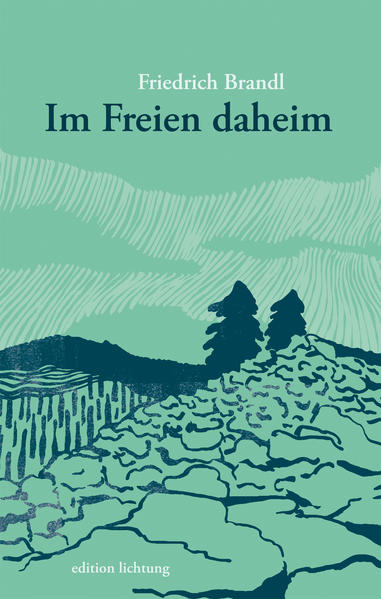 Im Freien unterwegs zu sein, das gehört schon immer zu Friedrich Brandls Leben. Er ist ein begeisterter Spaziergänger, Wanderer und Läufer, auch Alltagserledigungen macht er am liebsten zu Fuß. Wer sich auf den eigenen zwei Beinen fortbewegt, bekommt mehr mit: von der Natur, von der Umgebung, von den eigenen Gedanken, von Gefühlen und Ideen, von seinen Begleitern. In 19 Kapiteln beschreibt Friedrich Brandl sein Draußensein - im Laufe seines Lebens und in verschiedenen Lebenssituationen. Die Gedanken in den Texten werden in jedem Kapitel mit einem Foto und einem Gedicht ergänzt. Als Kind war es für ihn selbstverständlich, draußen zu spielen. Der Bezug zum Freien ist ihm auch später nicht verloren gegangen, ob beim Wandern in den Bergen, bei Nächten am Lagerfeuer, bei Lesungen in der Natur, bei Spaziergängen am Meer, am See oder am Fluss. Brandl hat seinen Blick geschult für die Schönheiten der Natur, ob für Gesteine oder Geotope oder für mächtige Baumriesen. Beim Gehen werden auch im Kopf Freiräume geschaffen. Dem Schriftsteller kommen nicht am Schreibtisch, sondern unterwegs seine Ideen. Manches Problem kann gründlich durchdacht werden, er geht im wahrsten Sinne des Wortes seinen Gedanken nach über sich selbst, über Mitmenschen, über die Gefährdung der Welt, über Altern und Vergänglichkeit. Natur und Kultur hinterlassen bei Friedrich Brandl gleichermaßen ihren Eindruck, daher berichtet er auch von besonderen Begegnungen mit Künstlern. Mit dem Erzählen von Erlebnissen im Freien und von der Schönheit und Einzigartigkeit will Friedrich Brandl auch andere für die Natur begeistern - und auf diese Weise dazu ermuntern, auf unsere Umwelt achtzugeben.