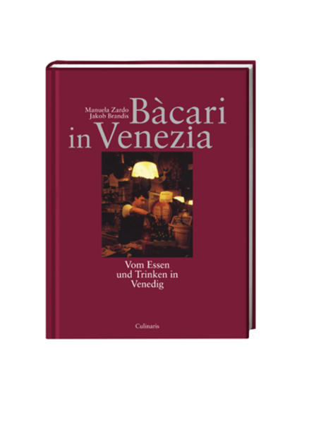 Bacchus hat bei diesem Buch Pate gestanden – denn es ist wahrlich berauschend: Bàcari, die ältesten und schönsten Lokale Venedigs, wo sich der Geist der Lagunenstadt noch erhalten hat, wo die Venezianer von früh bis spät ihren Wein trinken und wo es köstliche, seltene Gerichte zu entdecken gibt. Der Giro de ombre, der „Ombre [Schatten] – Rundgang, beginnt normalerweise um 11.00 Uhr vormittags, wenn so gut wie jeder erwachsene Venezianer sein erstes Gläschen schlürft. Die Rezepte präsentieren die authentische venezianische Küche und versprechen zurecht ungeahnte Genüsse. Die Fotografien zeigen eine besondere Lebenskultur, unmittelbar und atmosphärisch, einen beschwingten Streifzug durch das Andere Venedig. Das erstmalig 1993 erschienene Buch ist ein Klassiker der Venedig-Literatur und seit über 10 Jahren vergriffen. Manuela Zardo hat es für diese überfällige Neuausgabe überarbeitet.