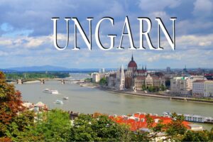 Ungarn im Herzen Europas hat seinen Besuchern Einiges zu bieten. Besonders anziehend sind die Hauptstadt Budapest und der Plattensee. Aber auch der Rest des Landes lockt mit seiner Schönheit und seinen zahllosen Spuren einer aufregenden Vergangenheit. Dieser Bildband bietet einen Einblick in diese faszinierende Region.