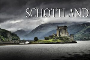 Ursprünglich und rau – das ist Schottland. Die Highlands, die Lochs, die Inseln. Und was wäre Schottland ohne seine Burgen und Schlösser? Ohne diese magischen Zeugnisse einer stürmischen Vergangenheit? Im vorliegenden Bildband wird diese Welt in unzähligen Bildern vorgestellt, wobei auch Informationen zu Geschichte und Gegenwart nicht zu kurz kommen sollen.