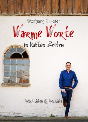 Nach „#herzwärts“, das 2018 gemeinsam mit meiner Frau Susanne entstanden ist, legt Wolfgang F. Hofer nun Kurzprosa vor, die sein Schaffen als Schriftsteller belegt. Er ist in den Texten ein ewig Suchender von Ausdruck, Form und Konzept. Deshalb brauchen solche Bücher schon mal ein gutes Jahrzehnt, bis sie richtig in die Zeit passen und stimmig sind. In den Texten treffen Sie auf verliebte Kaminkehrer und Radfahrer, zornige Atomkraftgegner und unbelehrbare Träumer. Die digitalisierte Welt ist ebenso Thema, wie das Bewahren von Werten. Der zweifelnde Nikolaus, der erzürnte Buchhändler, der Schriftsteller, der um sein letztes Werk ringt, alles Typen, welche sich nach Wärme sehnen und letztlich nur eines wollen: Leben und Lieben! Gerade in unsicheren Zeiten, brauchen die Menschen Halt und Sinnstiftung. Der Autor versucht hierzu etwas beizutragen. Wer auf ein der Suche nach einem Geschenkbuch zur Weihnachtszeit ist, wird mit einigen winterlichen Geschichten belohnt. Dabei wird den Lesern warm uns Herz werden. Doch das Buch versteht sich als eine ganzjährige Sammlung an Texten, die das Herz zu allen Gelegenheiten anwärmen sollen. Die Texte entstanden wie so oft in der Heimat des Autors, aber auch auf Reisen. Spanien, Frankreich und Portugal hatten einen starken Einfluss auf die ein oder andere Geschichte. Warme Orte, die das Herz tanzen lassen und die Inspiration anfachen. Das Buch erscheint im innovativen und nachhaltigen Graspapier der Grasdruckerei aus Stuttgart.