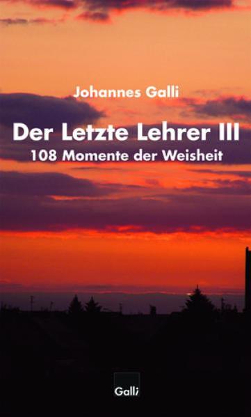 Nachdem die ersten beiden Bände: „Der Letzte Lehrer“ viele Leser inspiriert haben, legt Johannes Galli nun den dritten Band vor. Johannes Galli im Vorwort: „Eigentlich hatte ich mir vorgenommen, nur einen Band ‚Der Letzte Lehrer’ zu veröffentlichen. Ich wollte mein philosophisches Gedankengebäude in einhundertacht Geschichten skizzieren. Nachdem meine Freunde und Bekannten, meine Mitarbeiter und Kollegen immer mehr Fragen an mich richteten, wuchs die Fülle des Materials allerdings sehr stark an. So entschloss ich mich, einen zweiten Band mit weiteren einhundertacht Geschichten vom Letzten Lehrer herauszugeben. Die Quelle in mir allerdings sprudelte weiter und schon bald waren einhundertacht weitere Geschichten vom Letzten Lehrer fertiggestellt. Also beschloss ich im Frühjahr 2012, den dritten Band „Der letzte Lehrer“ zu veröffentlichen. Der Letzte Lehrer ist neben der Präsentation vieler gedanklicher Diamanten auch der Abgesang an die Belehrung von Mensch zu Mensch. Wer die Geschichten des Letzen Lehrers mit dem Herzen liest, wird hie und da erschrecken. Keine Angst! Damit sich etwas bewegt, ist hier und da unbedingt ein Schock nötig. So will der Letzte Lehrer auf keinen Fall belehren, sondern lediglich Bewegung ins Leben bringen!“