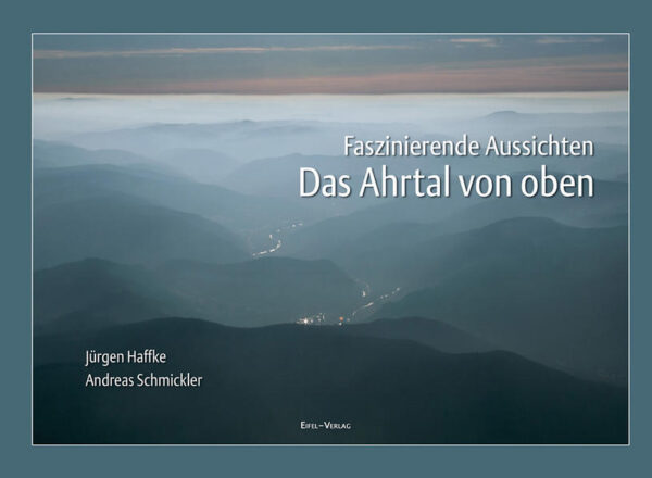 „Das Ahrtal von oben“ zeigt zum ersten Mal in aktuellen Schrägluftbildern den gesamten Lauf der Ahr von ihren Quellen in Blankenheim bis zur Mündung in den Rhein bei Remagen-Kripp. Aus der Vogel­schau eröffnet sich so in besonderer Weise die Vielfalt der Landschaften von den Eifelhöhen bis zur „Goldenen Meile“. Die Bilde­r dokumentieren in einem der schönsten Nebentäler des Rheines eine faszinierende Kulturlandschaft und ihren Wandel. Die zahllosen Freunde des Ahrtals aus dem In- und Ausland ebenso wie Alle, die hier zuhause sind, sind herzlich eingeladen zu diesem echten „Ausflug“. Beide Autoren sind dem Ahrtal seit jeher eng verbunden: Andreas Schmickler, Graphiker, hat die meisten Luftbilder auf­genommen, die von Dr. Jürgen Haffke, Historischer Geograph, eingeordnet und kommentiert werden.