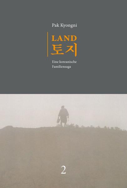 Anfang des 20. Jahrhunderts - die letzte Vertreterin einer koreanischen Adelsfamilie und die Bewohner des ehemals ihr gehörenden Dorfes wurden von den politischen Wirren der Zeit in die Mandschurei vertrieben. Sie müssen sich mit Russen, Chinesen, Japanern sowie mit anderen nach Kando umgesiedelten Koreanern arrangieren und verlieren doch den Traum von der Rückkehr in die Heimat nicht aus dem Sinn. Die faszinierende Familiensaga »Land« beleuchtet lebendig die ­Spannung zwischen dem Macht­anspruch der unnahbaren Adelsfamilie und dem Leben der von ihr abhängigen Bauern.