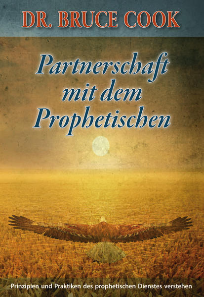 Bruce Cook, selbst erfahren im prophetischen und apostolischen weltweiten Dienst, zeigt auf, wie grundlegend heute der prophetische Dienst für die Gemeinde ist. In 17 Kapiteln lehrt er über viele Schlüsselthemen wie Prozesse, Prinzipien, Protokolle, Partnerschaft und Bandbreite prophetischen Ausdrucks, Beurteilen von Prophetien, Mentoring von jungen Propheten, und vielem mehr, was man sonst in anderen Büchern über Prophetie nicht liest.