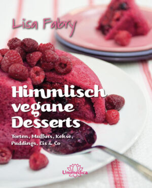 Es gibt sie tatsächlich - Desserts, die wunderschön anzusehen sind, lecker schmecken und zugleich vollwertig sind. In diesem himmlischen Dessertbuch präsentiert die erfahrene Veganköchin Lisa Fabry über 80 köstliche Rezepte - von der veganen Schwarzwälder Kirschtorte über den cremigen Feigen-Mandel-Pudding bis zum erfrischenden Pfefferminzeis mit Schokosplittern. Lisa Fabry besuchte für dieses Buch eine Auswahl der besten veganen Cafés und Restaurants rund um den Globus. Jeder der talentierten Küchenchefs steuerte sein oder ihr Lieblingsrezept für dieses Buch bei. So finden wir neben Fabrys eigenen Rezepten eine umwerfende Auswahl an ungewöhnlichen Rezepten wie die traumhaften Las Vegan Sauerkirsch-Muffins aus Australien, die fruchtige Apfeltorte aus Amsterdam oder die doppelstöckige Schokoladentorte mit Himbeermousse aus Los Angeles für besondere Anlässe. Viele der Rezepte in diesem Buch sind gluten- und nussfrei sowie zuckerreduziert. Die Leckereien spenden Energie und muntern auf. Auch Kinder mögen in diesen Desserts plötzlich Zutaten wie Karotten, Kürbis und getrocknete Früchte, die sie sonst nie essen würden. Frische, sorgfältig ausgesuchte Zutaten und die liebevolle Hingabe bei der Zubereitung - so wird das Essen zu einem paradiesischen Vergnügen. Aus Lisa Fabrys Begeisterung für die beiden wesentlichen Dinge in ihrem Leben - Ernährung und Yoga - hat sich ihre Lebensauffassung einer „himmlisch veganen“ Lebensweise entwickelt, bei der die praktischen Ernährungsentscheidungen mit ethisch-moralischem und spirituellem Bewusstsein verknüpft sind. "Eine der einmaligen Besonderheiten dieses Buchs besteht in der Einbeziehung einer Auswahl von veganen Desserts aus Cafés, Restaurants und Kochschulen rund um den Globus. Ich hatte das Glück, einige der talentiertesten veganen und vegetarischen Küchenchefs der Welt besuchen zu dürfen und bei ihnen das beste vegane Essen zu probieren, das man sich vorstellen kann. An jedem dieser Orte wurde mit Leidenschaft für gutes Essen und auch mit Sinn für gesundes Essen gekocht. Das spiegelt den Trend zu einem umfassenderen Zugang zur Ernährung wieder. Ich habe Küchenchefs aus Australien, Neuseeland, der Westküste der USA und aus Europa gebeten, mir ihre Rezepte mitzugeben, damit Sie als meine Leser feststellen können, dass die Kreation von veganen Topqualitäts-Desserts nicht auf die Edelstahl-Enklaven internationaler Chefköche beschränkt ist, sondern in Ihrer eigenen Küche stattfinden kann." Lisa Fabry