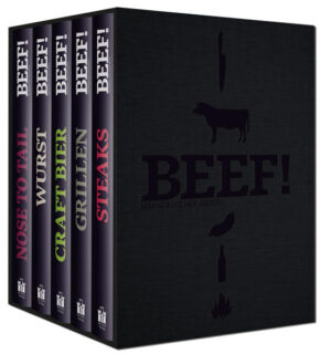 Jetzt endlich der richtige Rahmen für den ersten Teil der BEEF!-Buchreihe: der BEEF! SCHUBER, das passende Zuhause mit den ersten 5 Bänden. BAND 1: BEEF! STEAKS - MEISTERSTÜCKE FÜR MÄNNER ISBN 978-3-944628-48-6 BAND 2: BEEF! GRILLEN - MEISTERSTÜCKE FÜR MÄNNER ISBN: 978-3-944628-61-5 BAND 3: BEEF! CRAFT BIER - MEISTERSTÜCKE FÜR MÄNNER ISBN 978-3-944628-67-7 BAND 4: BEEF! WURST - MEISTERSTÜCKE FÜR MÄNNER ISBN 978-3-944628-68-4 BAND 5: BEEF! NOSE TO TAIL - MEISTERSTÜCKE FÜR MÄNNER ISBN 978-3-944628-69-1