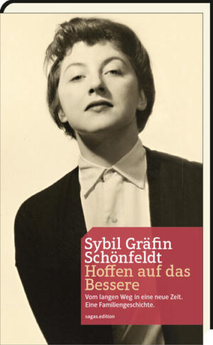 Eine virtuos montierte Familiengeschichte, die fast beiläufig und mit genialer erzählerischer Leichtigkeit ein Stück epochaler Zeitgeschichte erzählt: den Zeitenwechsel von der Monarchie zur Demokratie. Ungemein reflektierend und persönlich erzählt Sybil Gräfin Schönfeldt, wie sie als Kind, als Studentin in Hamburg und Wien und später als junge Journalistin wie in einem Puzzle die Geschichte ihrer Familie entdeckt - eine vergangene Welt der Schlösser und Paläste, deren Protagonisten versuchen, sich in der neuen Zeit zurecht zu finden. Ein berührendes Zeitengemälde.