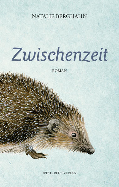 Mit einer Handvoll überalterter Hennen und einem invaliden Igel lebt Johanne zurückgezogen in einem kleinen, alten Haus am Rande einer großen Stadt. Missgelaunt weist sie jeden menschlichen Kontakt zurück. In einem ungewöhnlich heißen Mai wartet sie vergebens auf die alljährliche Rückkehr der Mauersegler. Statt der ersehnten Zugvögel landet ein gar nicht zur Landschaft passender Meeresvogel in ihrem Kartoffelbeet. Der Austernfischer ist nur der Erste einer Reihe ungebetener, ungewöhnlicher Gäste, die die Grenzen zu Johannes verwunschenem Reich überwinden. "Ich mag Hühner, ich mag Igel und ich mag auch Menschen, besonders gern schreibe ich über diejenigen, die ein wenig oder auch ein wenig mehr abseits des Gängigen leben."