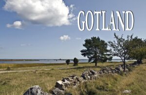 Der Bildband Gotland ist ein ideales Geschenk für jeden, der diese schwedische Insel in der Ostsee liebt. In vielen Bildern wird Gotland vorgestellt, ergänzt um zahlreiche Informationen zu Geschichte und Gegenwart.