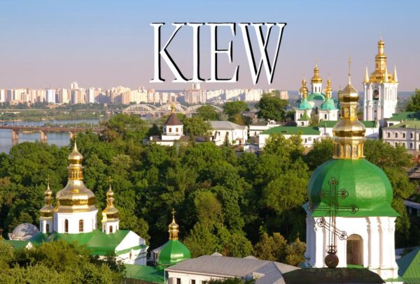 Der Bildband Kiew ist ein ideales Geschenk für jeden, der diese Stadt in der Ukraine liebt. In vielen Bildern wird Kiew vorgestellt, ergänzt um zahlreiche Informationen zu Geschichte und Gegenwart.