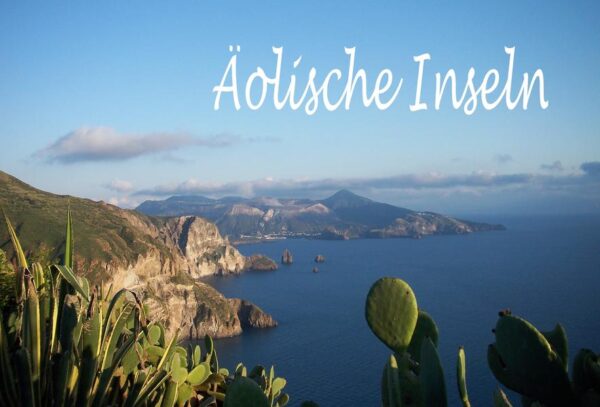 Der Bildband Äolische Inseln ist ein ideales Geschenk für jeden, der diese Inseln im Mittelmeer liebt. In vielen Bildern werden Vulcano, Lipari ,Salina, Filicudi, Alicudi, Panarea und Stromboli vorgestellt, ergänzt um zahlreiche Informationen zu Geschichte und Gegenwart.