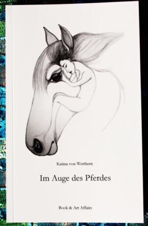 Katina von Werthern beschreibt in ihrem Buch "Im Auge des Pferdes" aus eigener Erfahrung, welch tiefgreifende Erkenntnis-prozesse der Mensch durch die Beziehung zu Pferden durchlaufen kann. Die Pferde, mit denen sie zusammenlebt und alle, die ihr im Laufe ihres Leben begegneten, prägen nachhaltig ihr Verständnis von Beziehung und Essenz des Lebens. Der Erlös des Buches kommt der Erhaltung des Pferdelebenshofes zugute, auf dem sie mit ihrer Familie lebt.